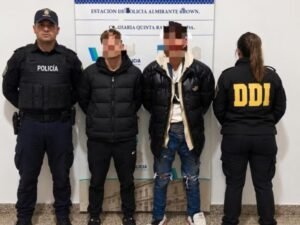 Mataron a un policía retirado en Rafael Calzada para robarle: al escapar chocaron y fueron detenidos