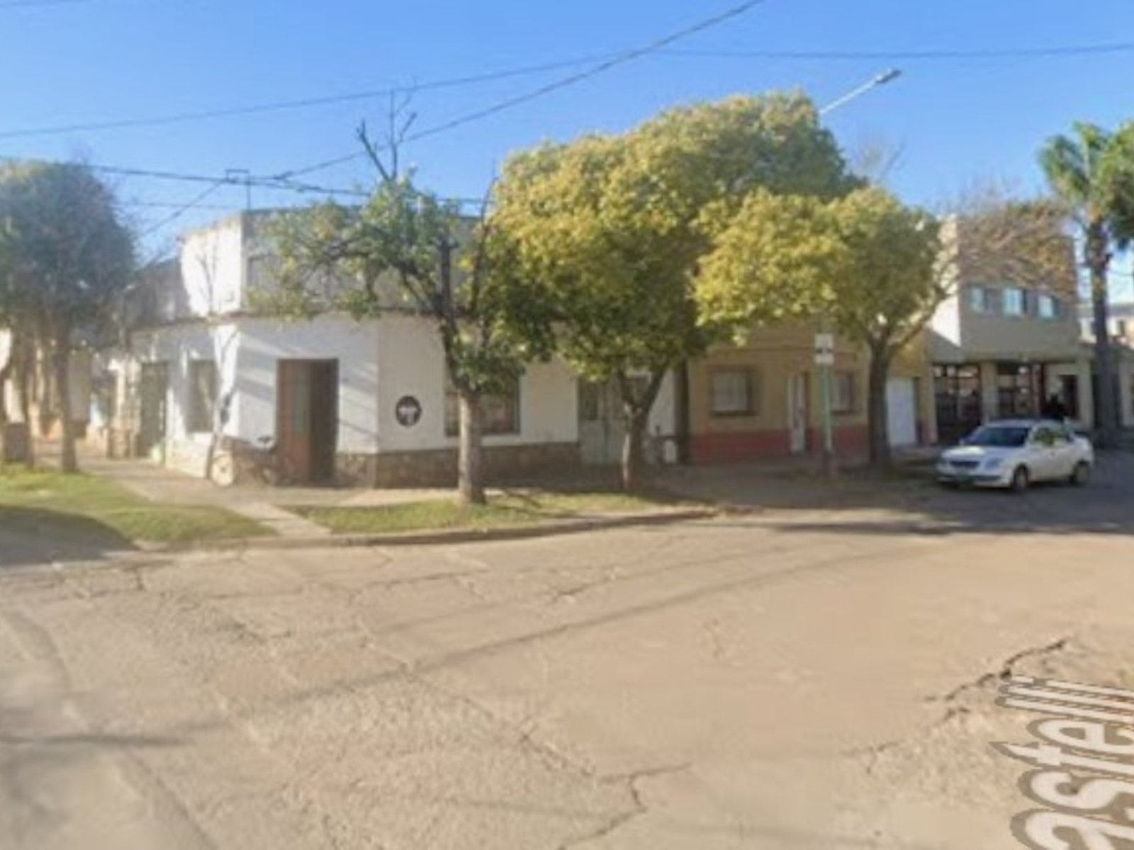 Santa Fe: un ladrón trató de ahorcar a un remisero en un intento de robo, pero la víctima manejó a contramano y pudo huir